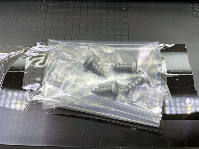 Кронштейн переднего номерного знака Porsche 95B807287AB1E0 цена, от 127.93 USD