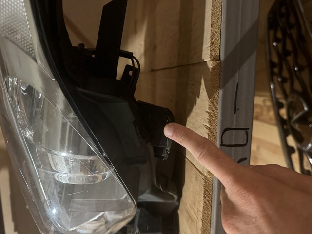 260601CY0E Nissan/Infiniti Фара