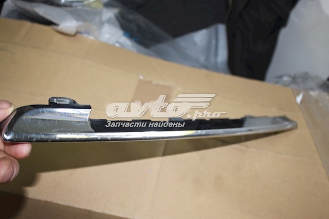 Накладка бампера переднего, правая BMW 51117295272 цена, от 29.08 USD