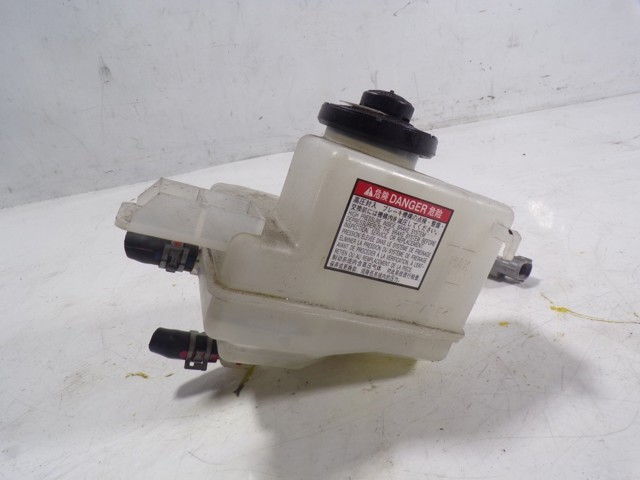 Compre Tanque de cilindro mestre do freio (de fluido de freio) Toyota Prius 