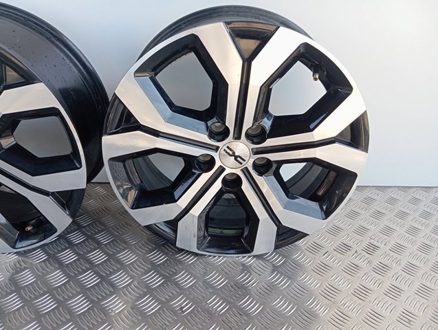 Купить 403000581R Renault (RVI) 