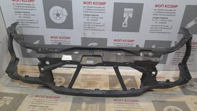 Рамка радиатора LR107795 Land Rover