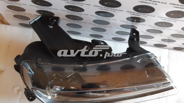 Правая фара 84244102 General Motors