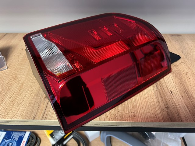 Правый стоп VAG 7LA945096L