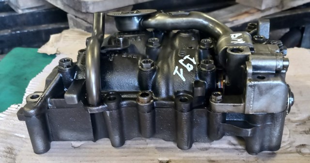 03G103535B VAG Масляный насос двигателя