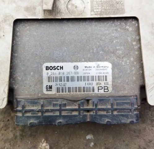 Блок управления двигателем 24417167 Opel