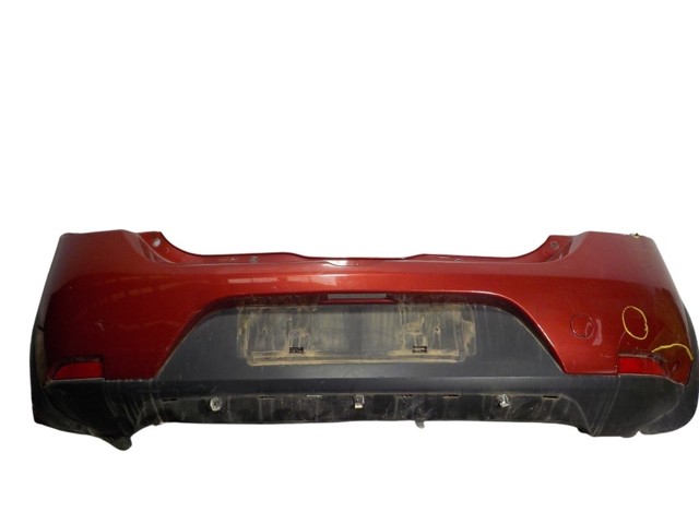 Задний бампер 850109175S Renault (RVI)
