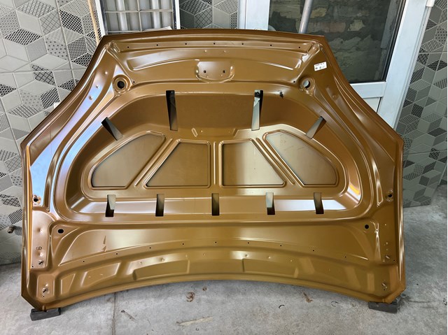 1570486E0A Tesla Motors 