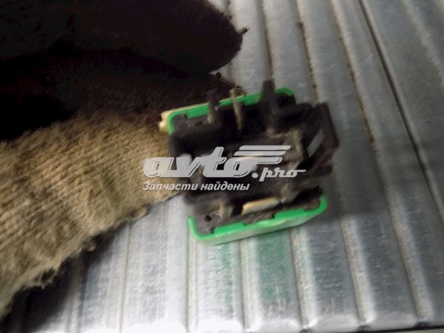  Hyundai/Kia 952403X130 цена, от 12.67 USD