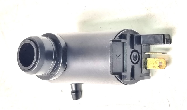 Купить Q3750028 Q-fix Моторчик омывателя переднего стекла