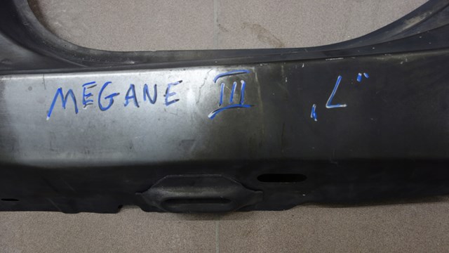 Acesso externo esquerdo para Renault Megane (KZ0)