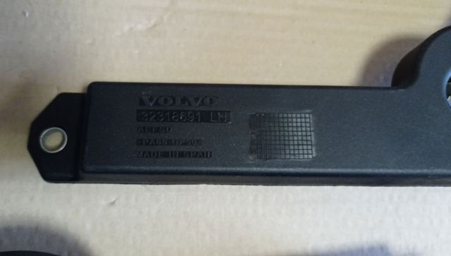 32318691 Volvo Кронштейн крепления крыла переднего левого передний