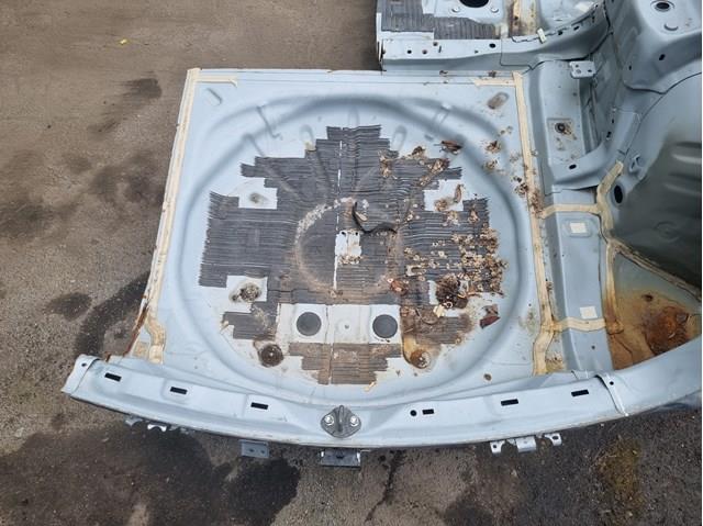 Днище багажника Mazda KBYW53750