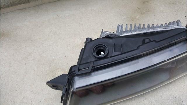 LR111099 Land Rover Противотуманка правая