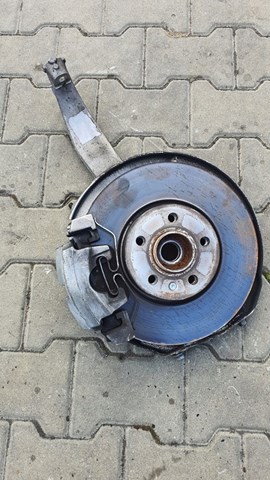 Купить 31476315 Volvo Цапфа поворотная левая