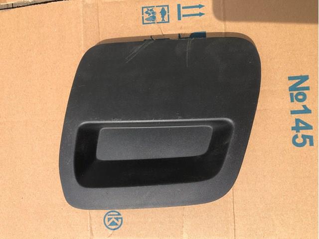 Заглушка бампера буксировочного крюка, передняя правая Renault (RVI) 511803252R