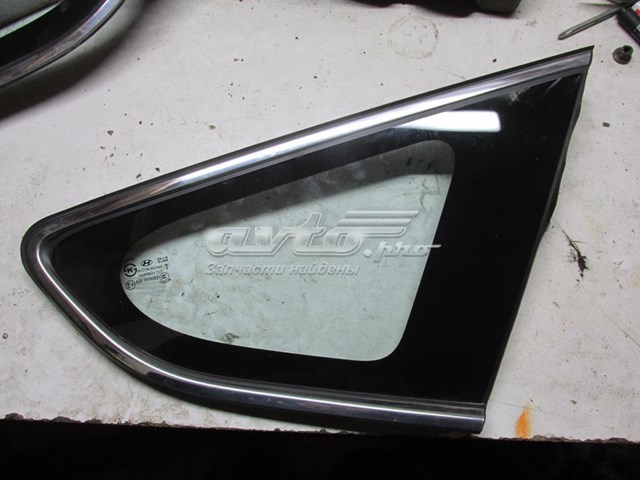 Стекло кузова (багажного отсека) правое 878202W000 Hyundai/Kia
