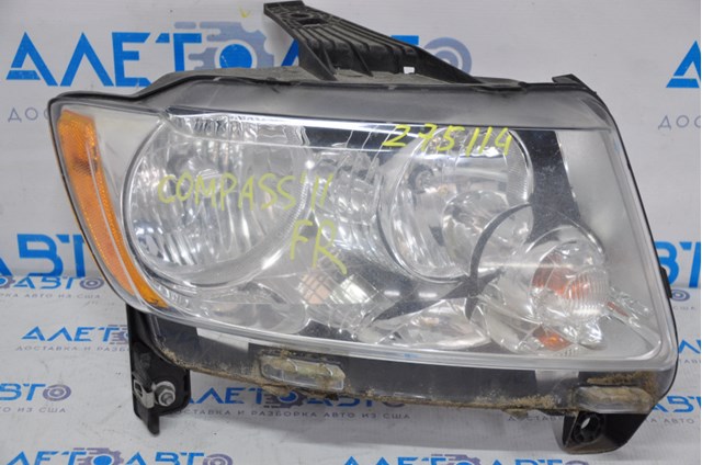 Фара правая Chrysler 68088868AB