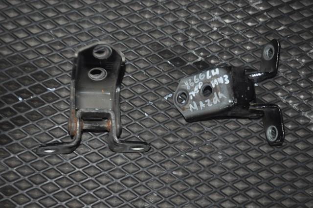 Купить D46158210B Mazda Петля водительской двери