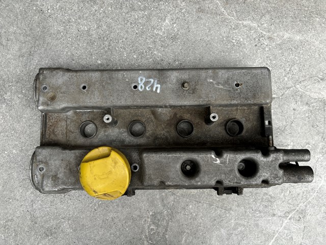Купить 90470439 General Motors Клапанная крышка