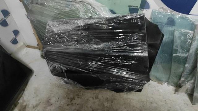 Стекло заднее правое Land Rover LR043950