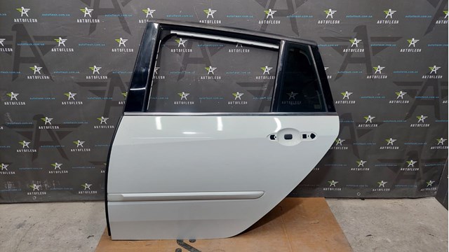 Puerta trasera izquierda 821010024R RENAULT