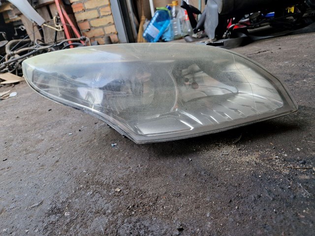 Правая блок фара Renault (RVI) 260100017R цена, от 28.18 USD