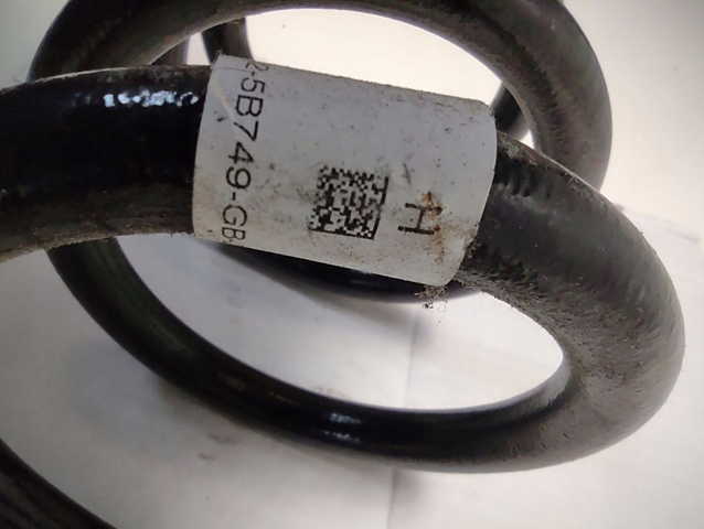 LR114453 Land Rover Пружина подвески задняя