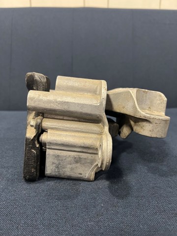 LR114070 Land Rover Задняя подушка двигателя