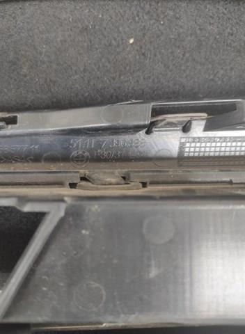 Решетка бампера переднего правая BMW 51117396888