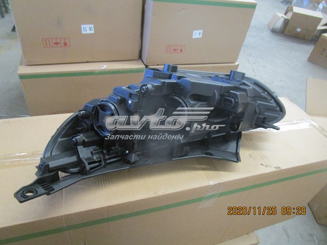 Правая фара 92102C2500 Hyundai/Kia