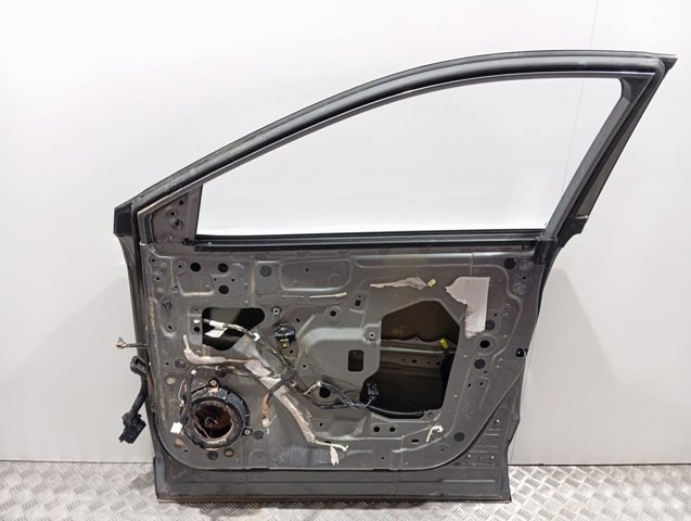 Пассажирская передняя дверь Nissan/Infiniti H01006UAMA