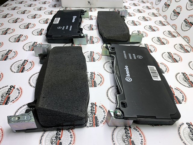 Передние тормозные колодки A0004205700 Mercedes