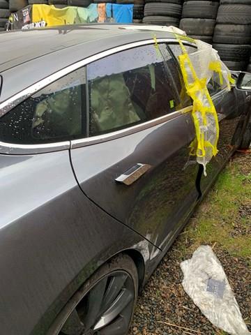Дверь задняя правая 6006566E0H Tesla