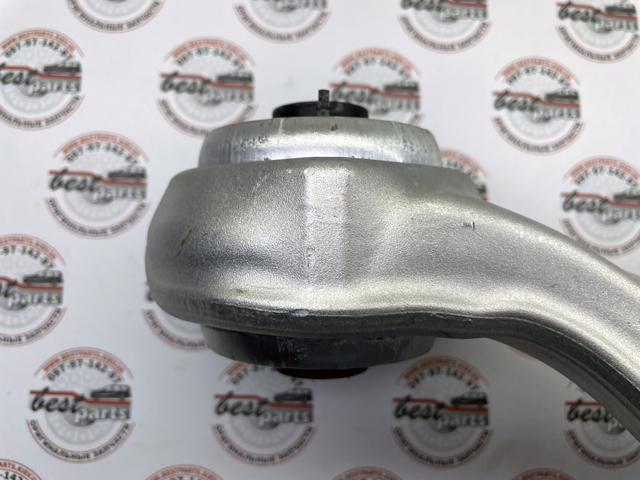 Правый рычаг передней нижней подвески Mercedes A2973302402 цена, от 562.50 USD