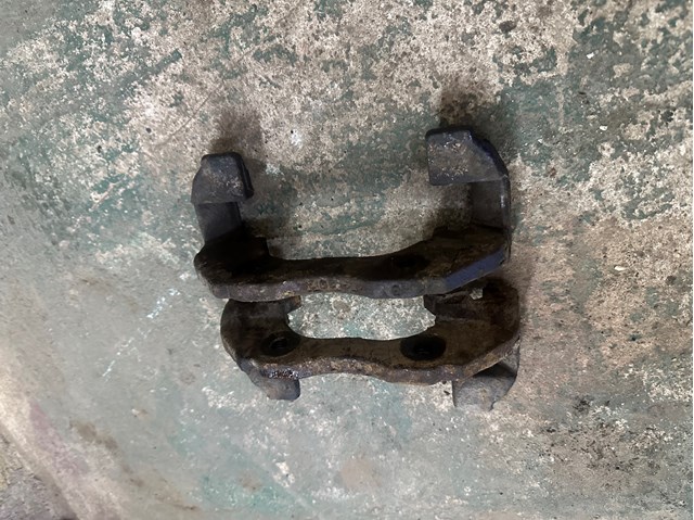 Кронштейн суппорта Mazda BPYK3328XB цена, от 21.48 USD