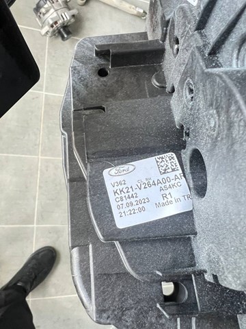 Замок и ручки (передней) двери Ford 2539739 цена, от 228.67 USD