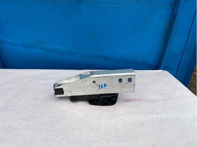 51118071605 BMW Кронштейн бампера переднего внешний левый