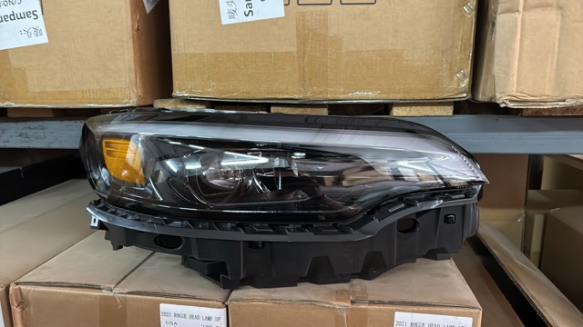 Купить ZCR111018UR Signeda Фара основная правая