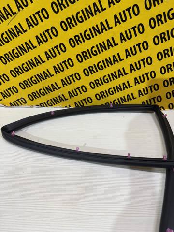 Уплотнитель под капот Mazda KB7W56750B цена, от 12.28 USD