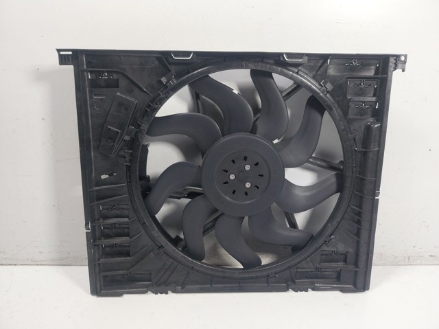 17428666815 Toyota Диффузор радиатора охлаждения в сборе с мотором
