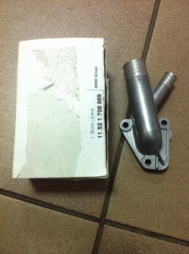 Фланец системы охлаждения BMW 11531715138 цена, от 18.67 USD