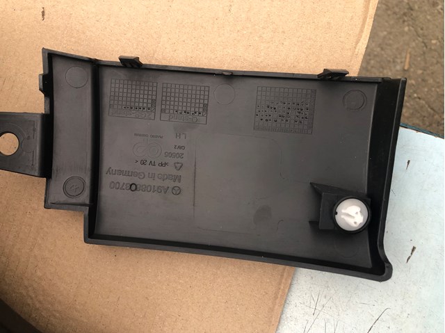 A91088037009K83 Mercedes Накладка бампера заднего, левая