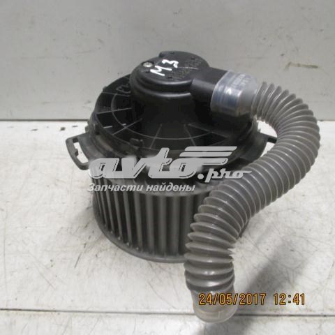 Мотор вентилятора печки (отопителя салона) Mazda BBP261B10
