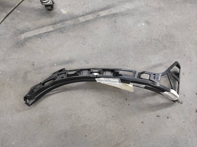 1678851503 Mercedes Левое крепление заднего бампера