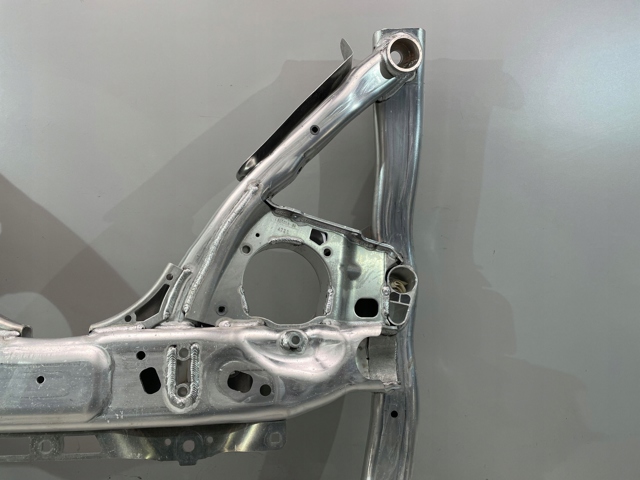 6861106 BMW Подрамник передней подвески