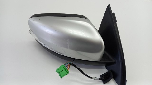 Правое боковое зеркало Volvo 31352111