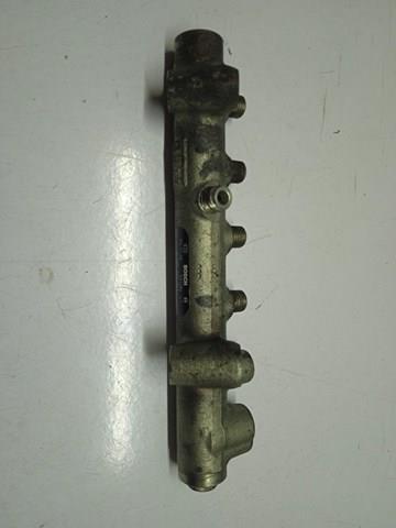 Купить 0445214049 Bosch Распределитель топлива (рампа)