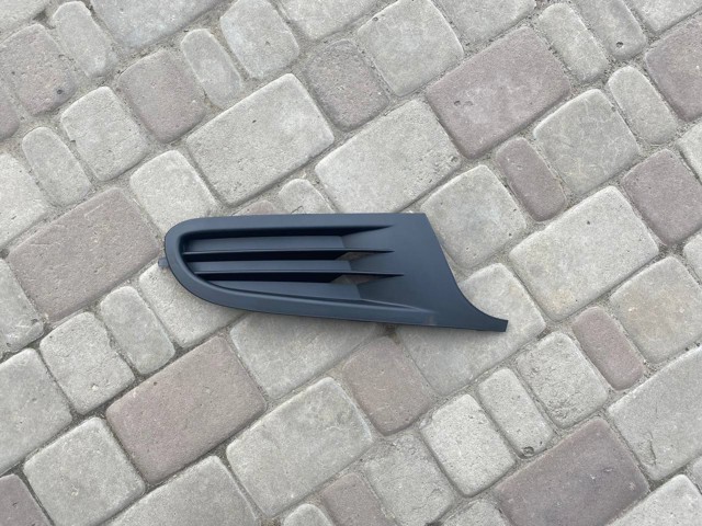 Купить 95182712R Polcar Заглушка (решетка) противотуманных фар бампера переднего правая