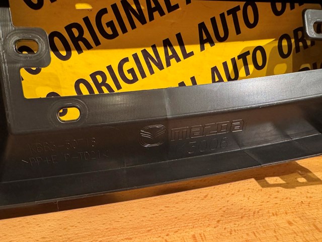 Кронштейн решетки радиатора Mazda KBB350718A цена, от 84.14 USD